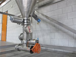 2500 liter wegende silo met 2000 liter buffersilo