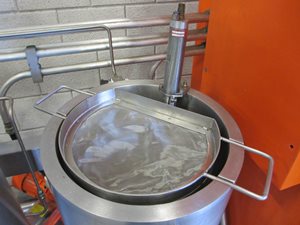Vloeistoffen-doseerstation (6x doseerpomp met voorraadtank)